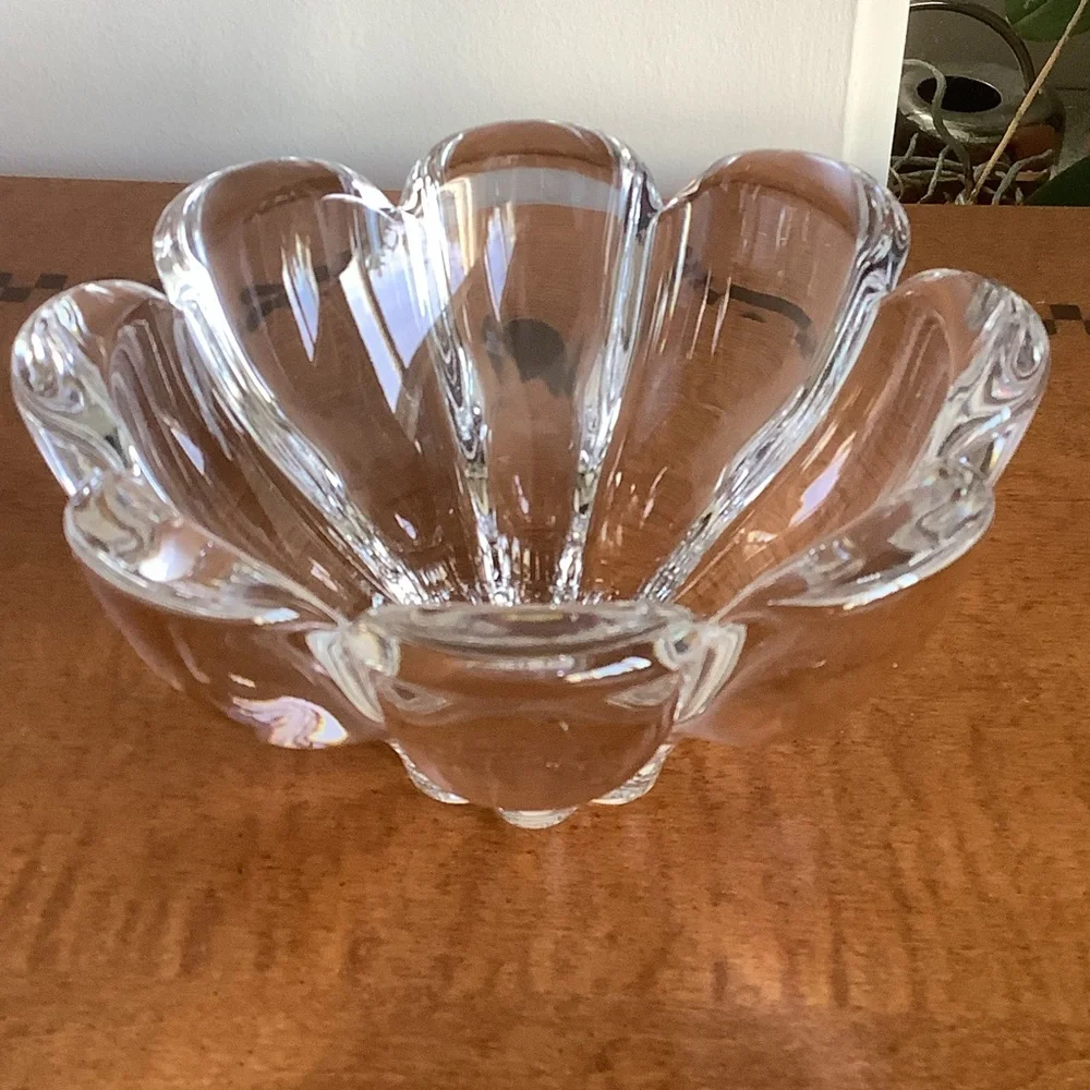 Orrefors Mayflower Crystal Glass Petal Shaped  Bowl